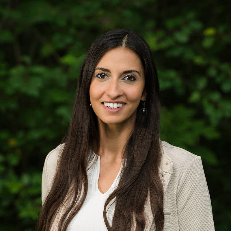 CDheadshotsquare2-800x800