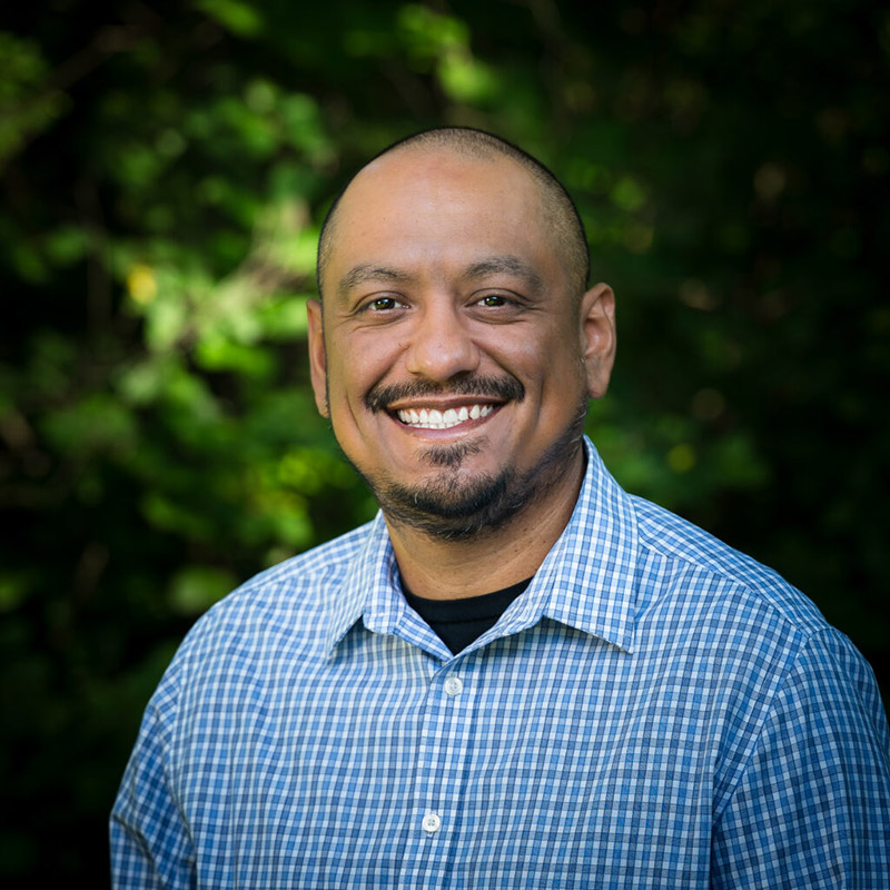 RLheadshotsquare2-800x800